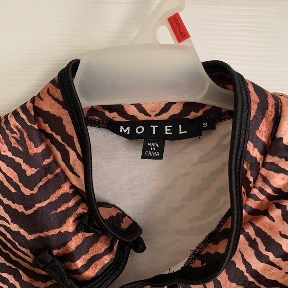 Motel crop top with standing collar. Satin tiger print. Size small. Worn once. - Picture 5 of 5